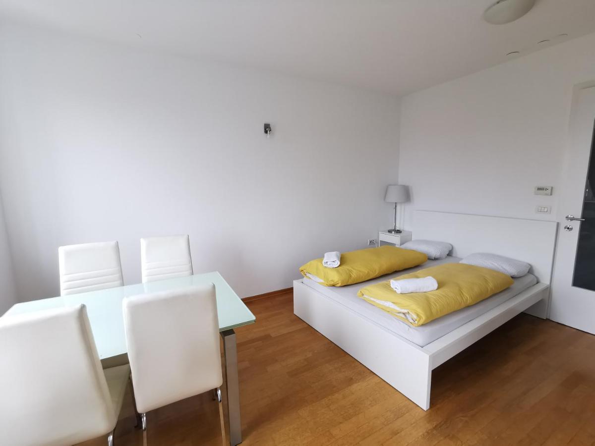 Trnovo With Free Parking Apartment